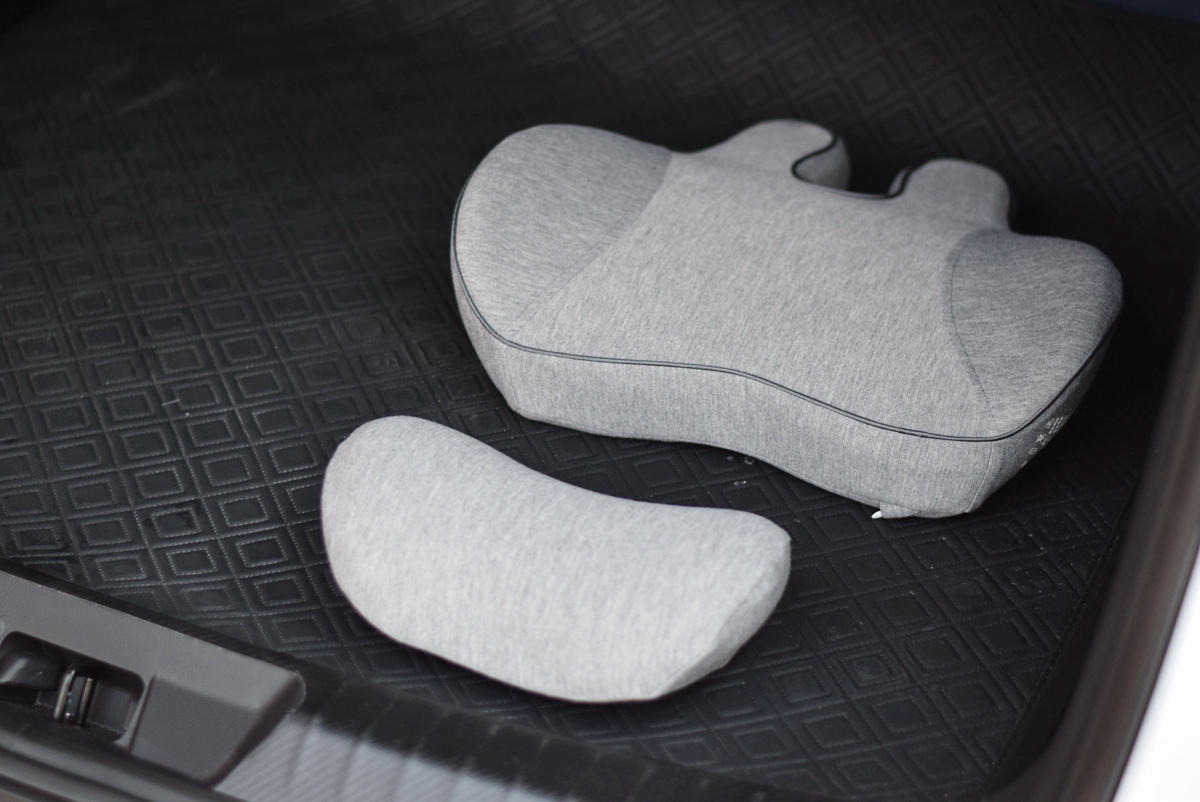 轻松兔记忆棉释压汽车套装：不仅有头枕还有腰靠，开车更舒服