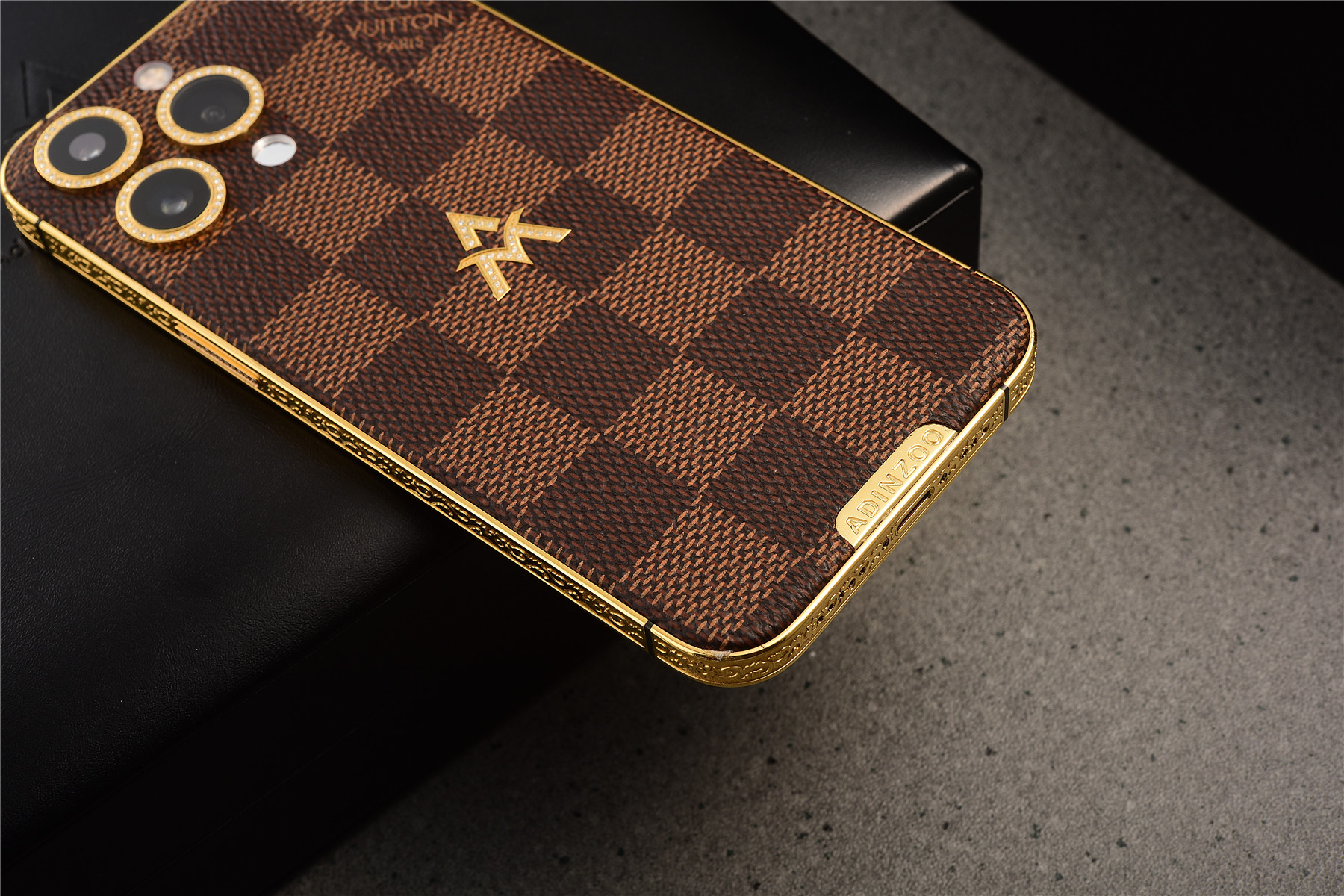 lv定制的iphone13pro价格,纯金打造的iphone13pro