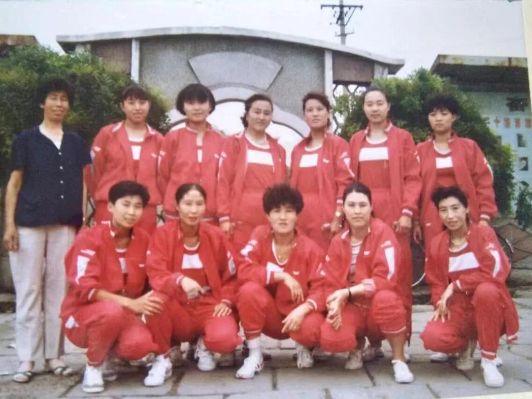 张家口：老探机厂篮球队