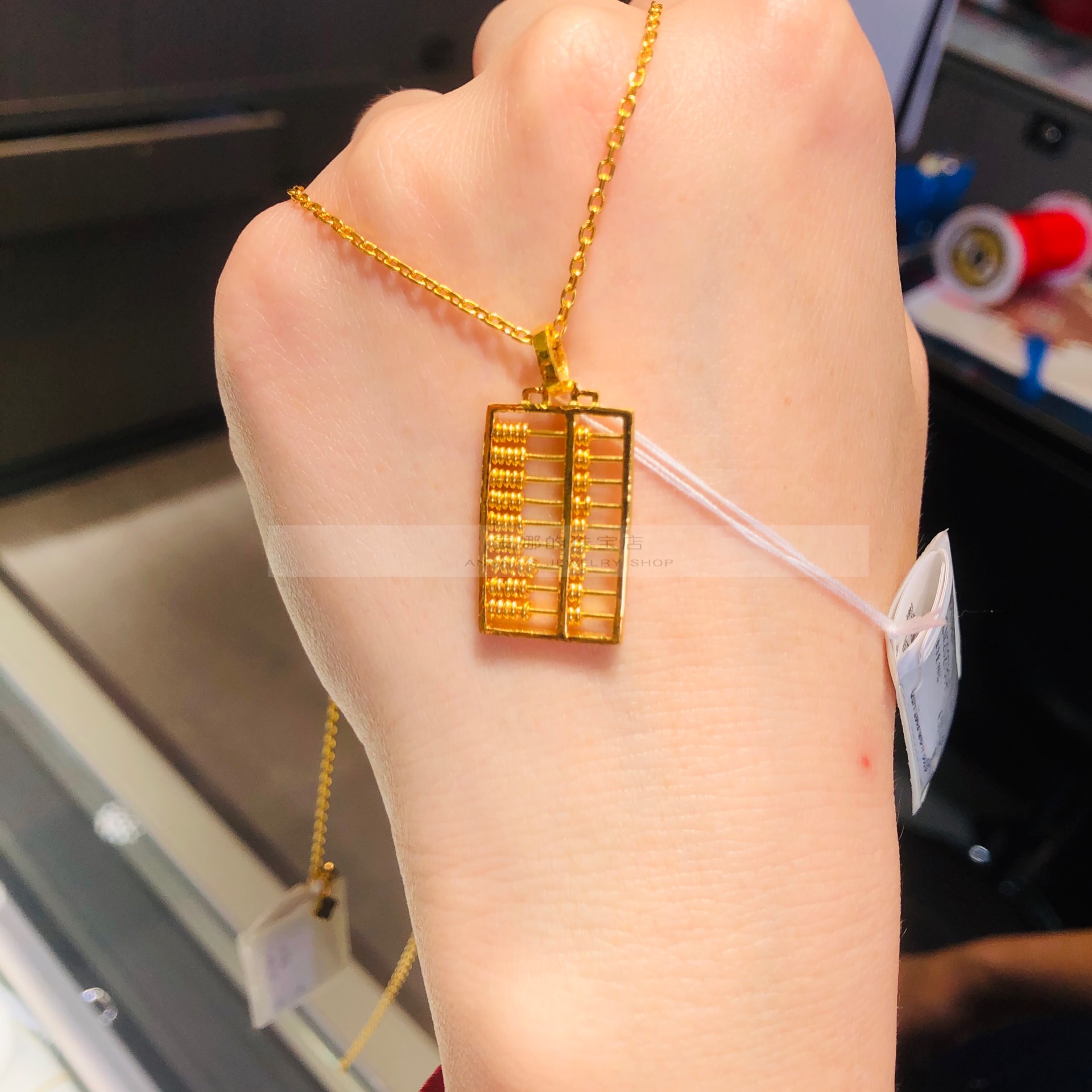 周大福的银饰为什么那么贵,周大福首饰为什么比其他牌子贵