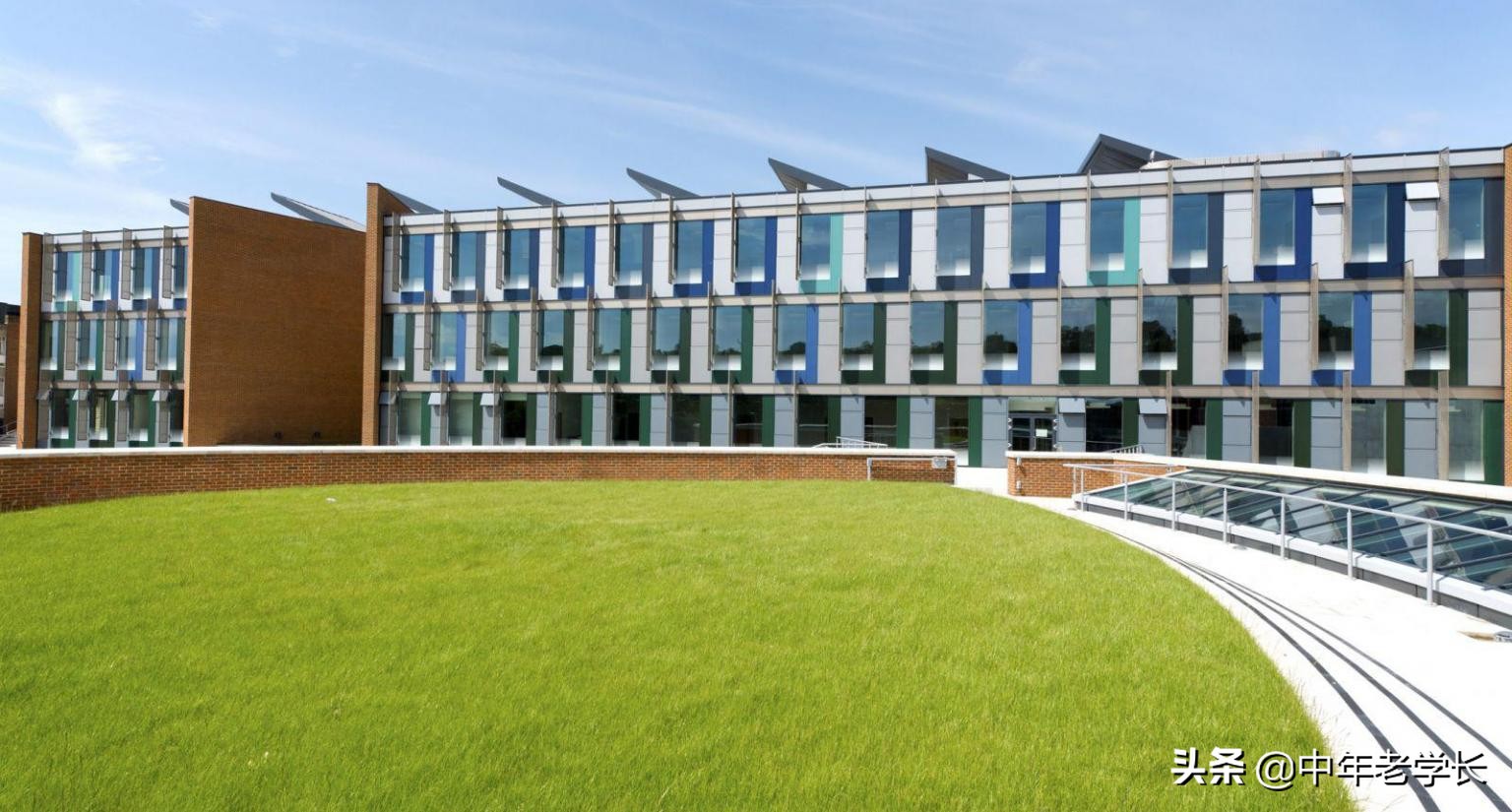 英国萨塞克斯大学在国内算985吗,英国院校百科