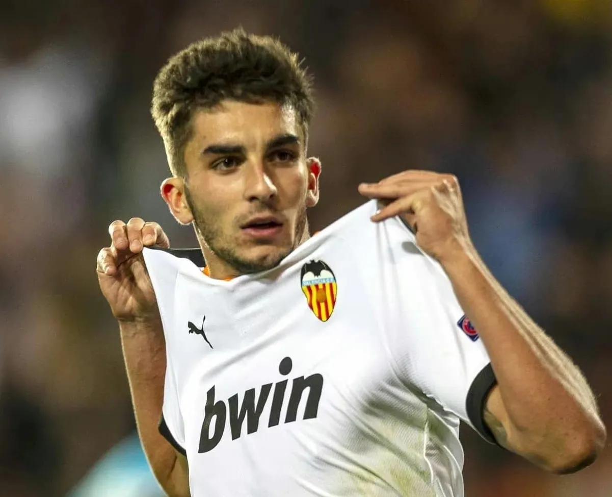 曼城签下瓦伦西亚新星费兰托雷斯,曼城最新交易消息