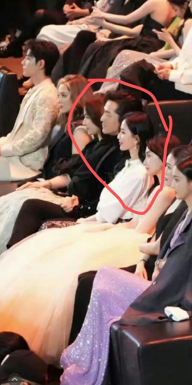 网友曝光的微博之夜明星座位安排,微博之夜座位图看明星咖位