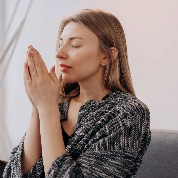 精油芳香疗法的作用是什么,精油调制香水