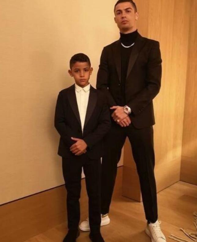 c罗有几个孩子继承了足球天赋,c罗儿子继承足球