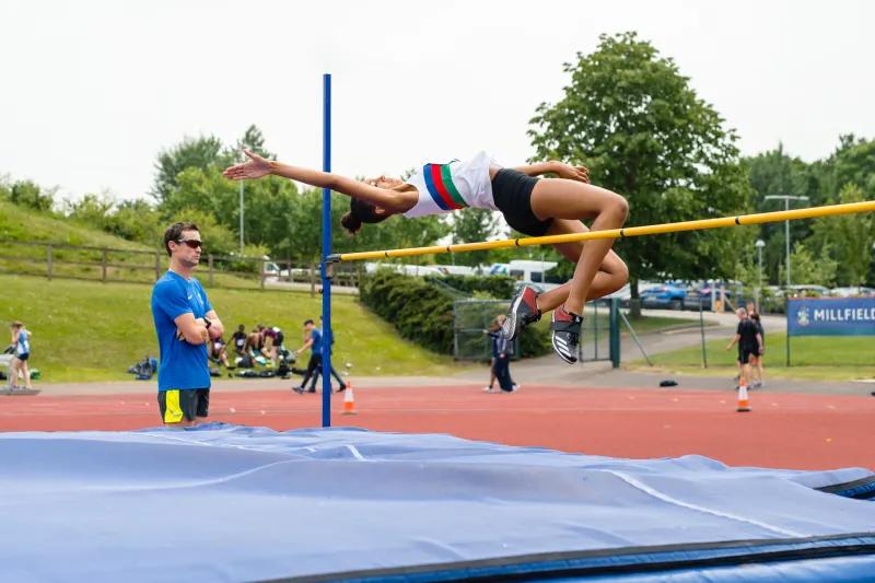 英格兰女足赢了丹麦吗,英格兰女足比赛铲球