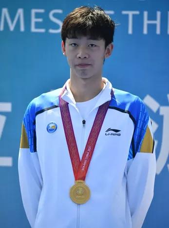 上课时学化妆,上课学化妆