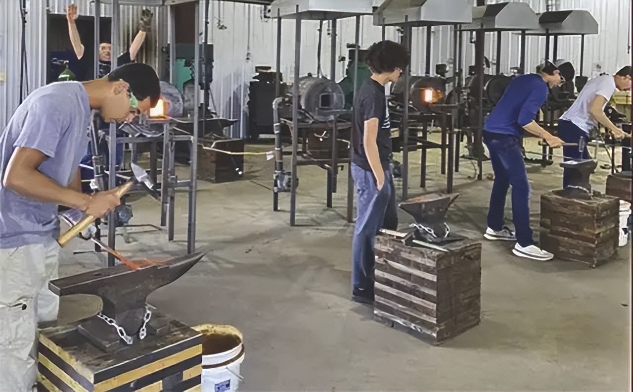 年轻的刀匠：未来就在眼前