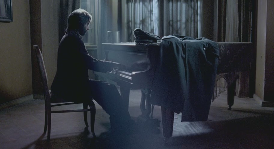 钢琴家战争的残酷,钢琴家战争片段