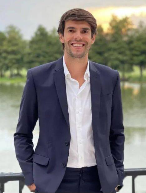 07年ac米兰圣西罗欧冠捧杯,07年ac米兰欧冠决赛