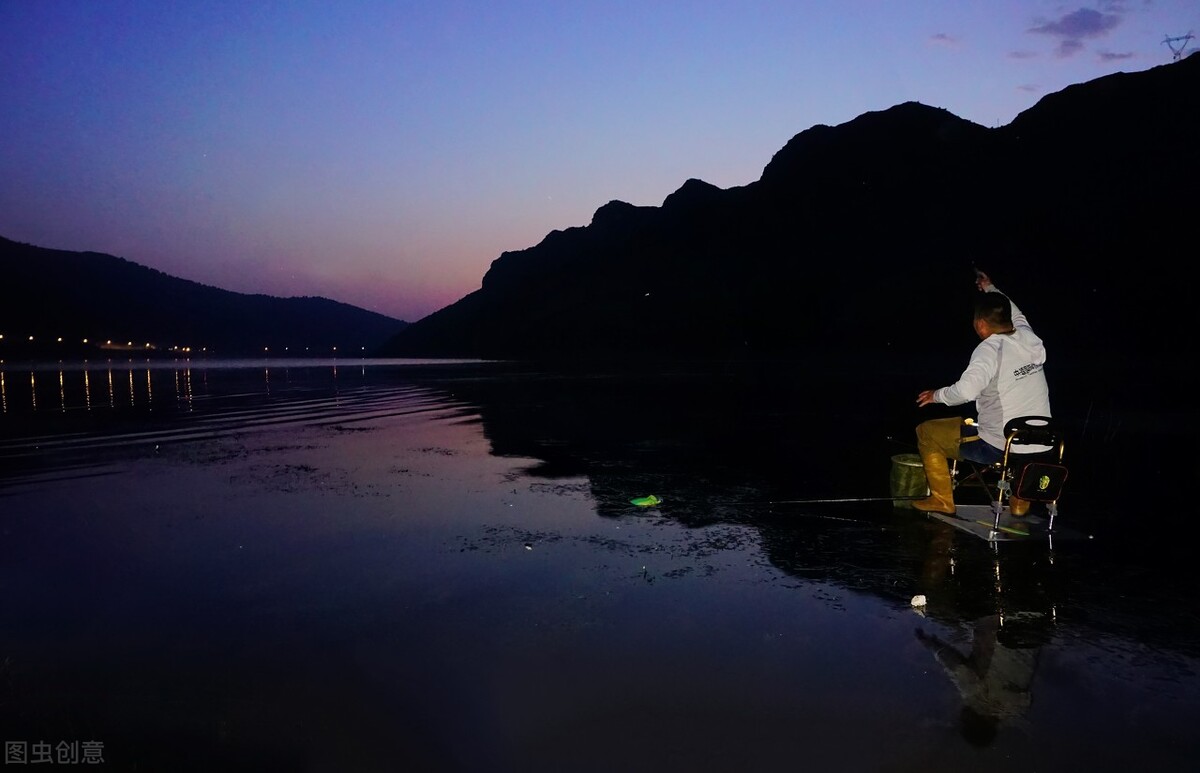 夜钓不开灯能钓到鱼吗,夜钓天冷不上鱼怎么办