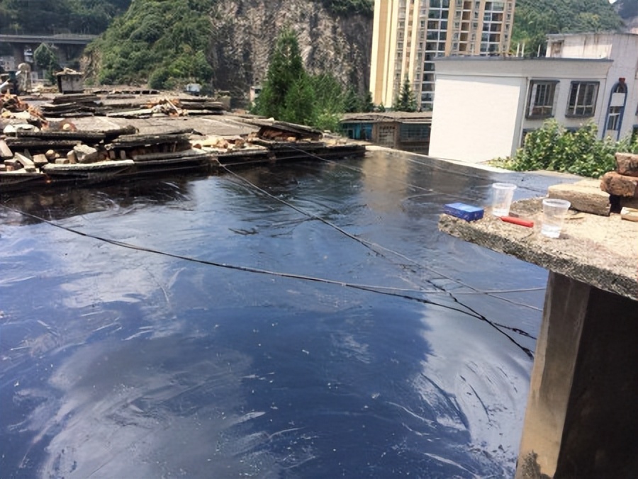 顶层漏水最好的处理方法,顶层房子漏水找物业还是找开发商