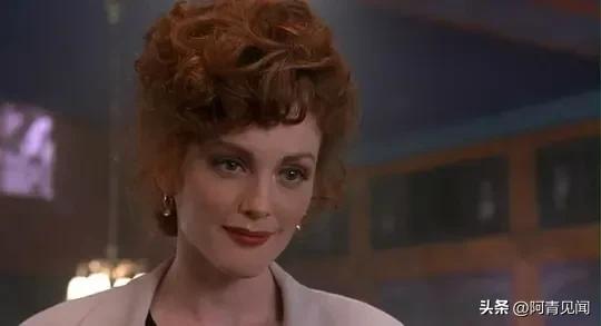 朱丽安摩尔老片,朱丽安摩尔最美图片