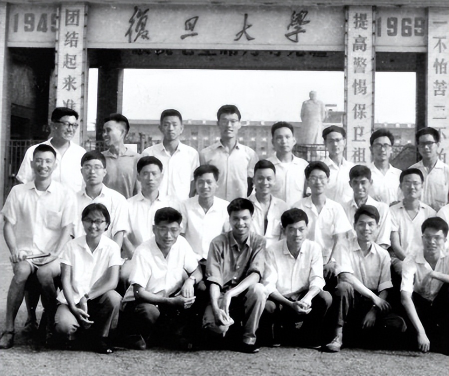 央视一姐董卿现在怎么样了,央视一姐董卿目前状况如何