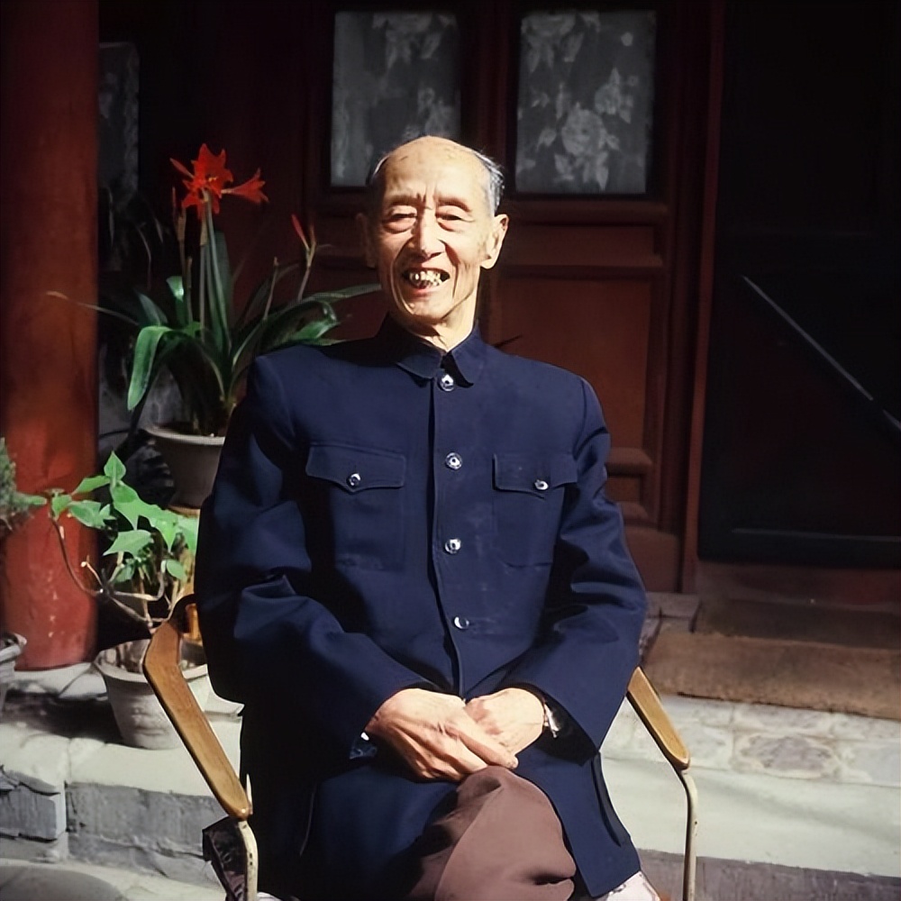 美国网友提问：中国为什么有那么多叛徒和汉奸？因为国人不爱国？