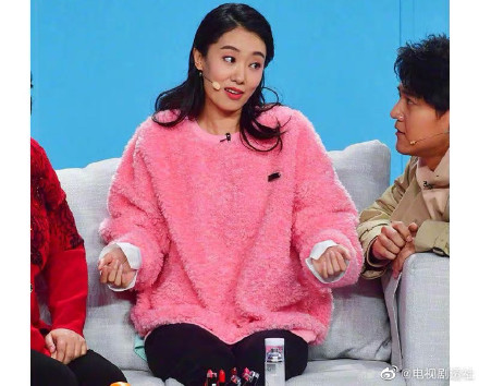 贾玲沈腾本色出演张小斐,贾玲张小斐2020微博之夜红毯视频