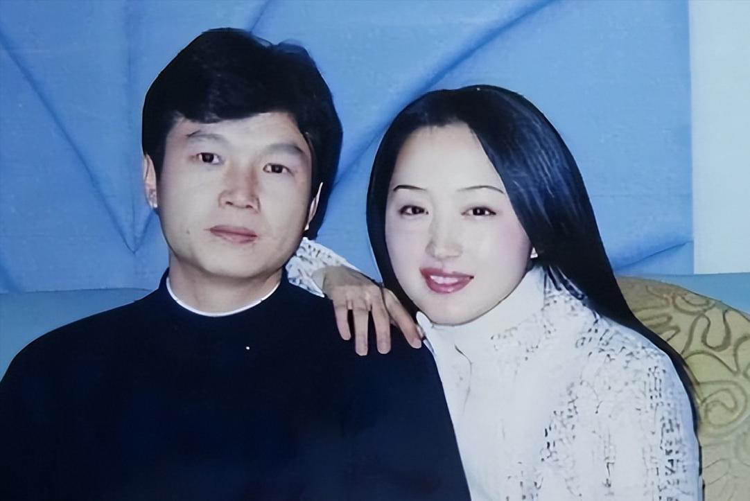 杨钰莹与赖文峰分手25年，一个娶妻生子，一个不婚不育令人泪目！