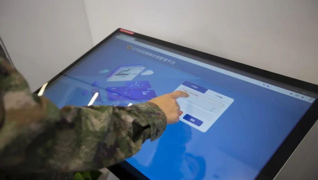 部队被装开箱,部队被装