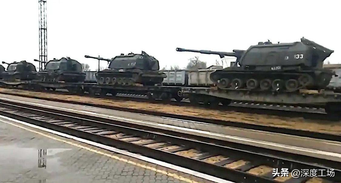 俄军最需要哪些人？俄军开启十大苏联*火军**库：大炮坦克全装上火车