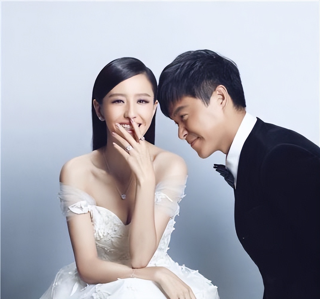 陈思诚在导演圈里的地位,陈思诚是位极具才华的导演