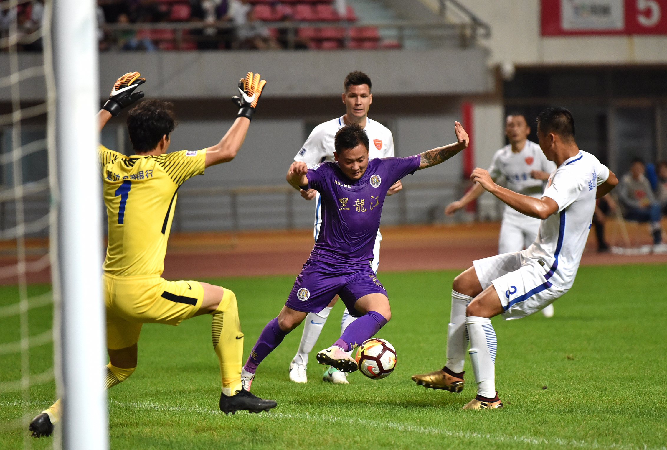 龙江足坛旧将追踪|*力谭**玮：“故乡就在身旁”