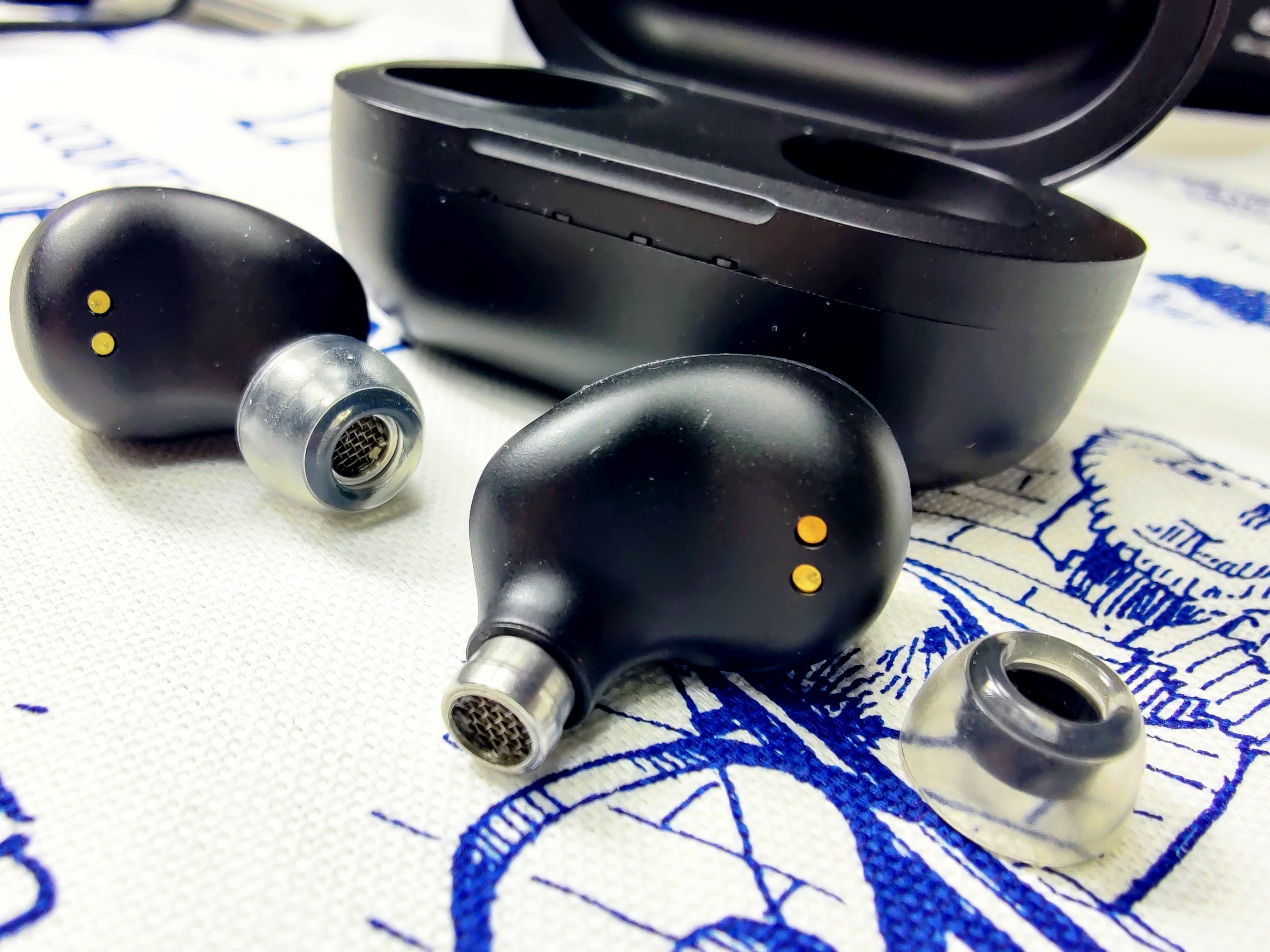 um30x蓝牙耳机测评,tws耳机推荐高端耳机测评