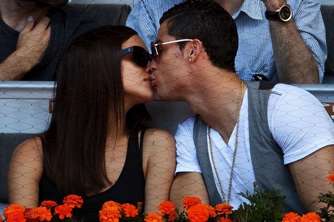 c罗的事迹归纳,c罗各个年龄段身材照片