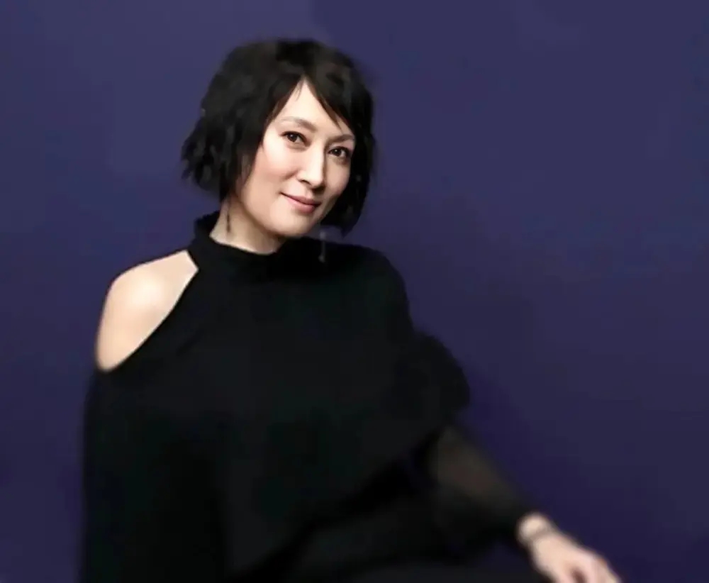 阔别内娱22年，一回归就成“妈圈顶流”，这位“挂历女神”有多牛