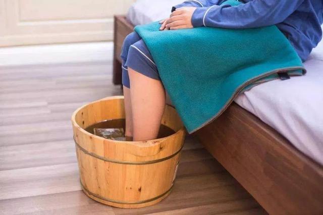 脚趾甲总往肉里扎该怎么办,脚趾甲往肉里长又疼又痒教你一招