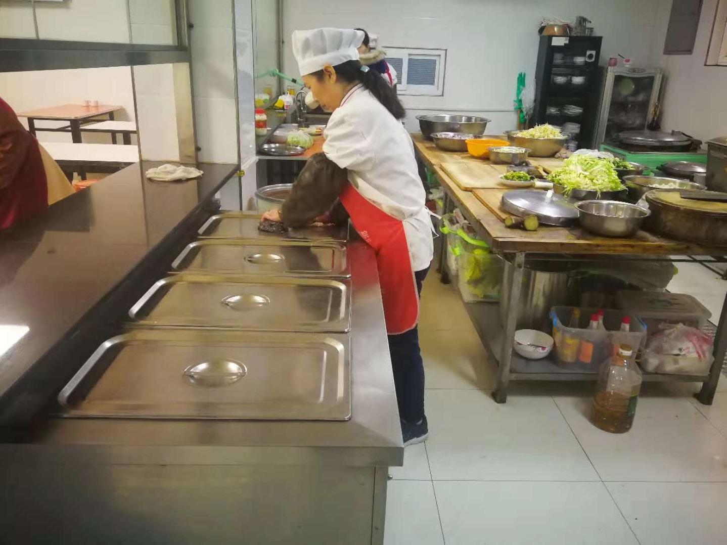 根据蟑螂的生存习惯我们应该如何预防蟑螂