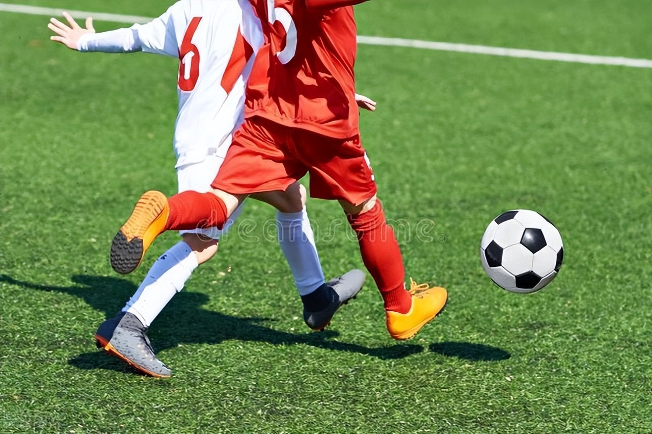 青少年儿童足球训练,青少年足球练基本功