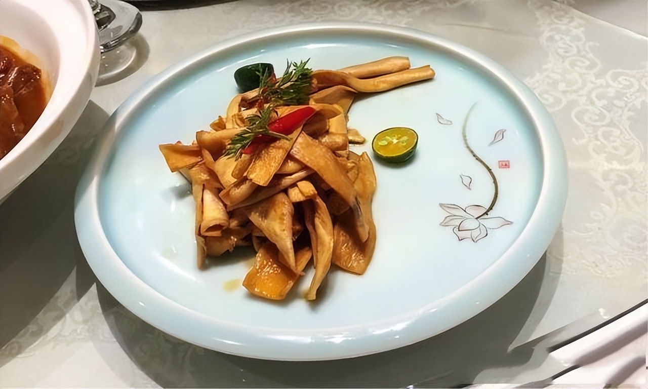 亲戚来家里嫌弃寒酸,亲戚来家里吃饭五个菜