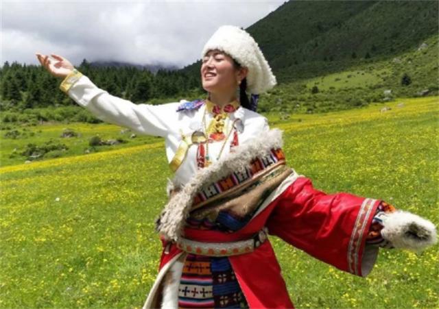 四川姑娘放弃高薪坚守大山,四川女孩嫁藏族小伙放弃百万年薪