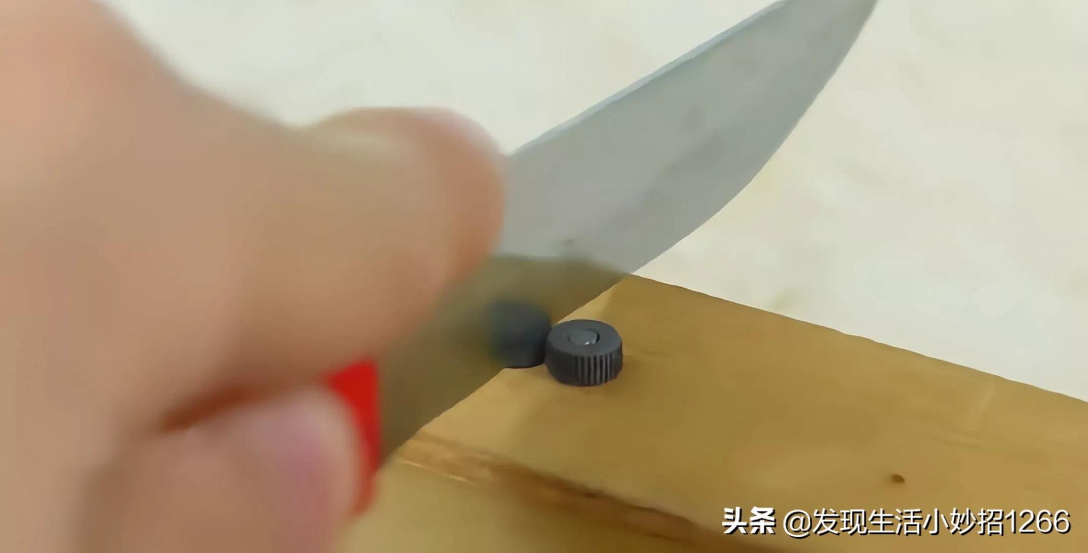 手机不小心进水后快速的急救方法,生活小妙招关于水