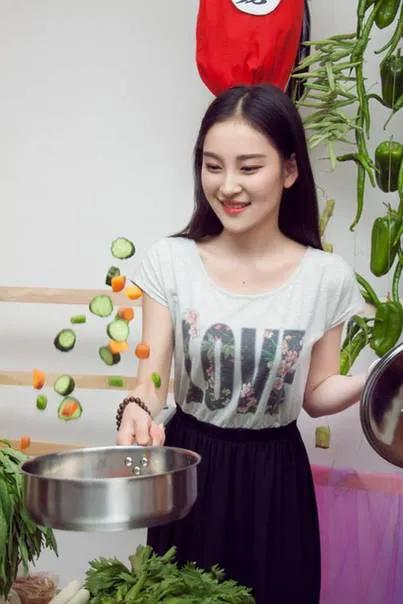 女儿成全局长夫人的激情幽会：真爱有毒（小说52）