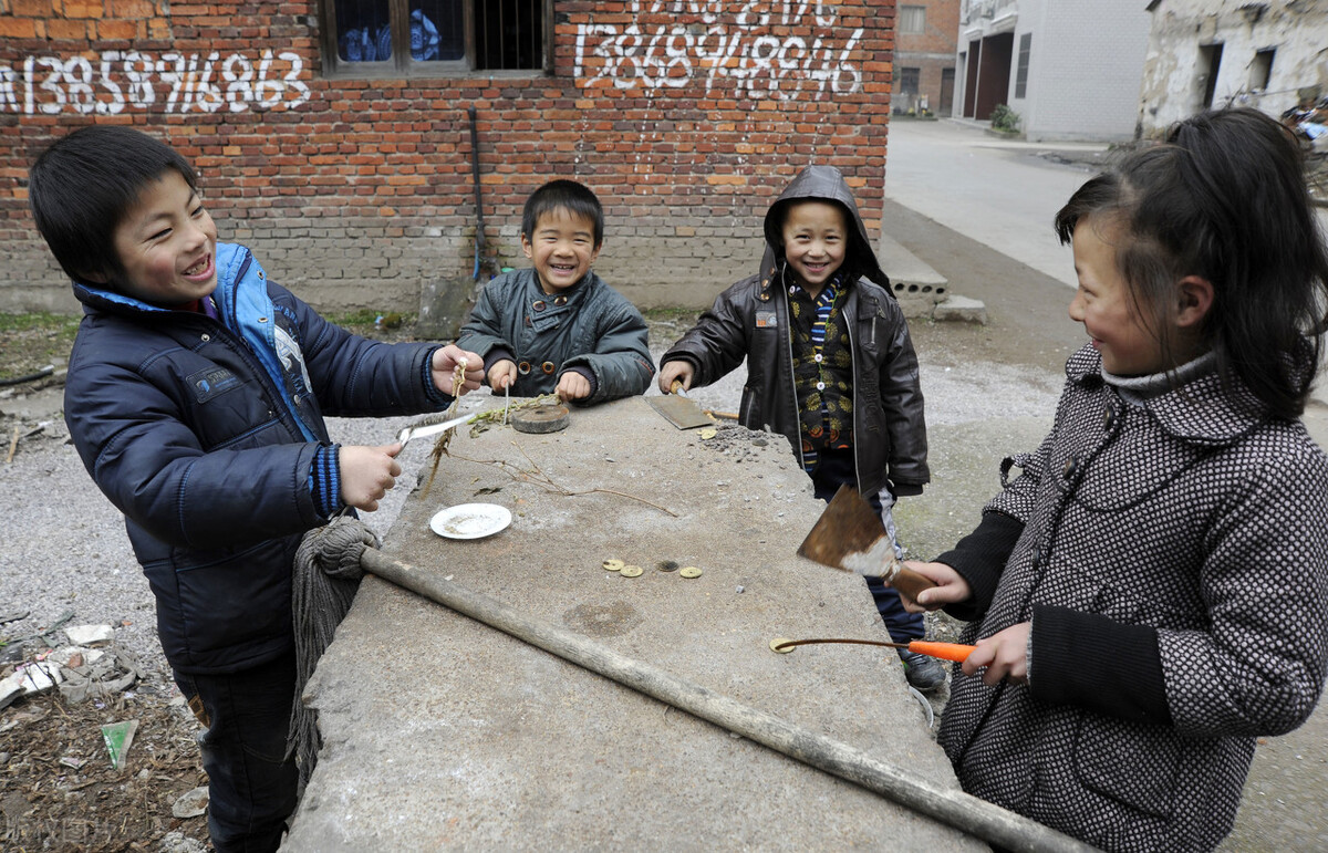 小时候的抓人小游戏叫什么,最好玩的十大热门小游戏