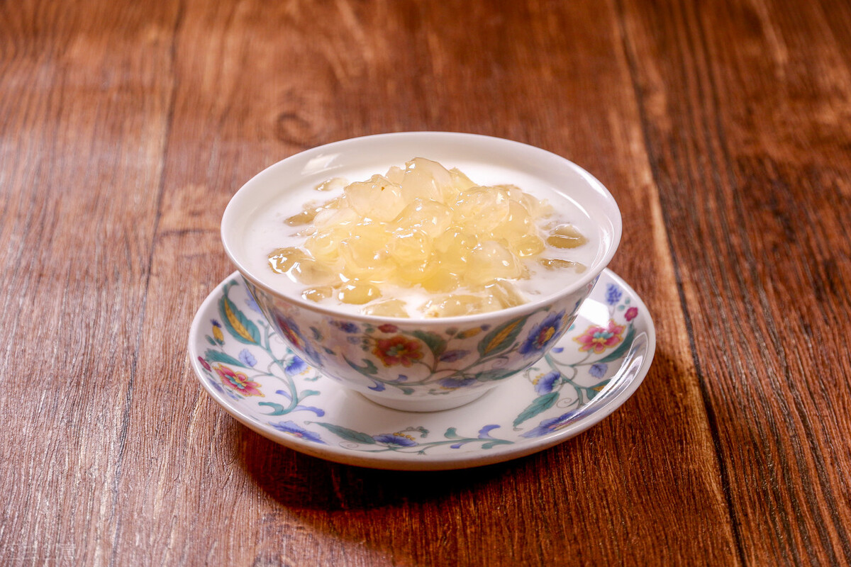 银耳木瓜鲤鱼汤月子餐做法,四宝鲤鱼汤月子餐做法