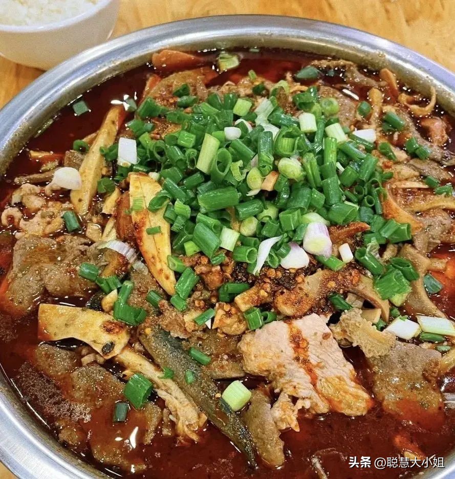 渝中区美食老字号推荐聚餐,重庆渝中区化龙桥华村烧烤老字号