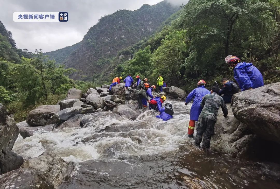 天津这些场所今日暂停开放丨北京近期4起聚集性疫情105人感染丨上海再有两名干部被问责