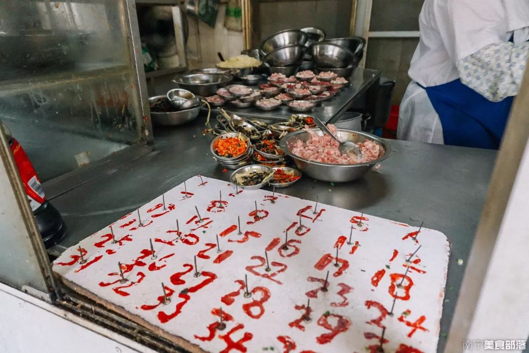 中国早餐界的内卷之王，为什么在广西？