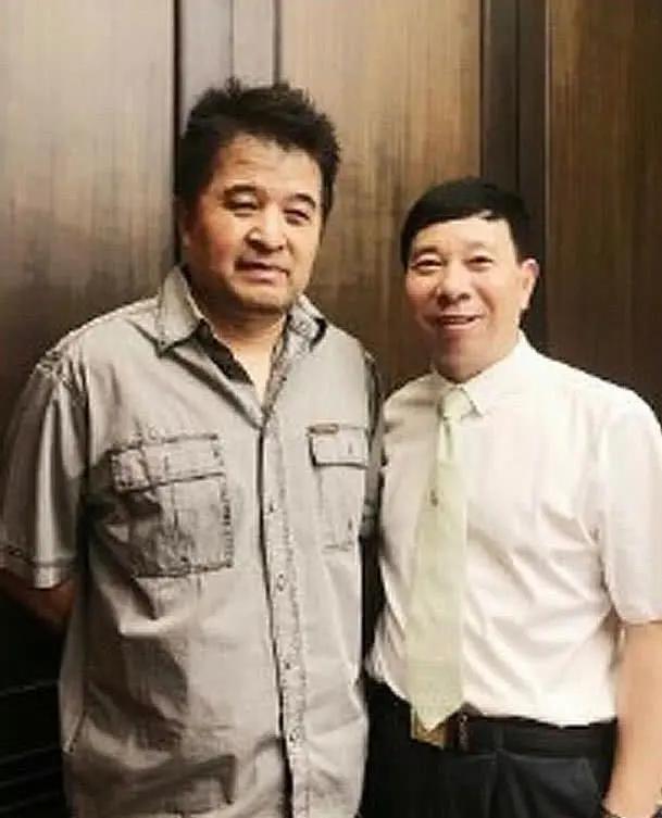 64岁毕福剑近况曝光！曾祸从口出被央视开除，如今竟成了如此模样