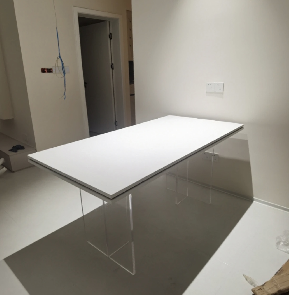 各种样式的岩板餐桌,实木餐桌和岩板餐桌效果图对比