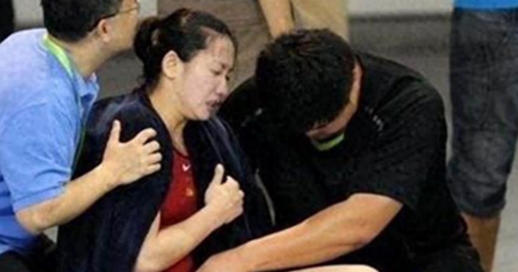 女运动员的痛苦程度,女运动员赛场上痛苦哭