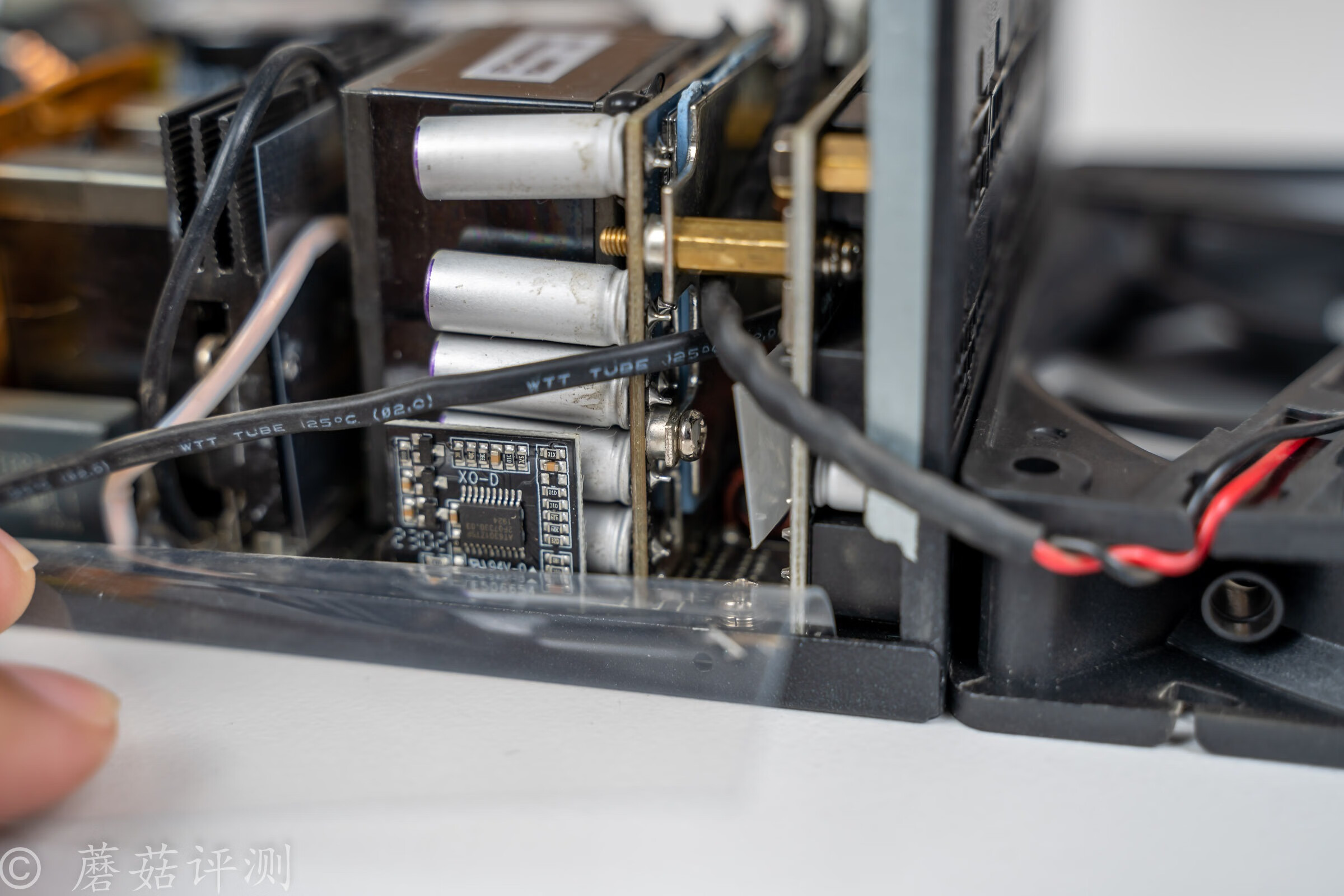 艾湃电竞750w全模组电源安装视频,美商艾湃电竞电源拆解