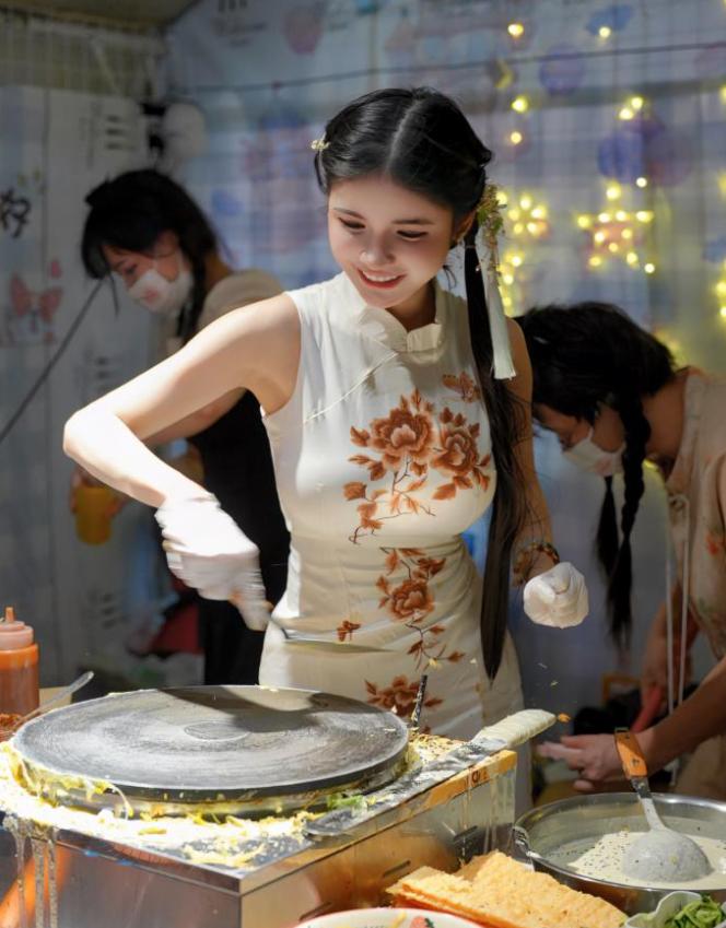 狗头萝莉煎饼摊现状,狗头萝莉卖煎饼在哪里摆摊