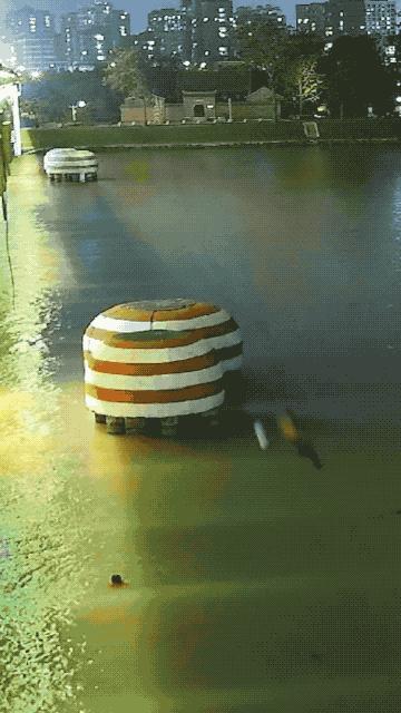 化学老师跳下高桥救人后续来了,教师跳下10余米高桥救人后续