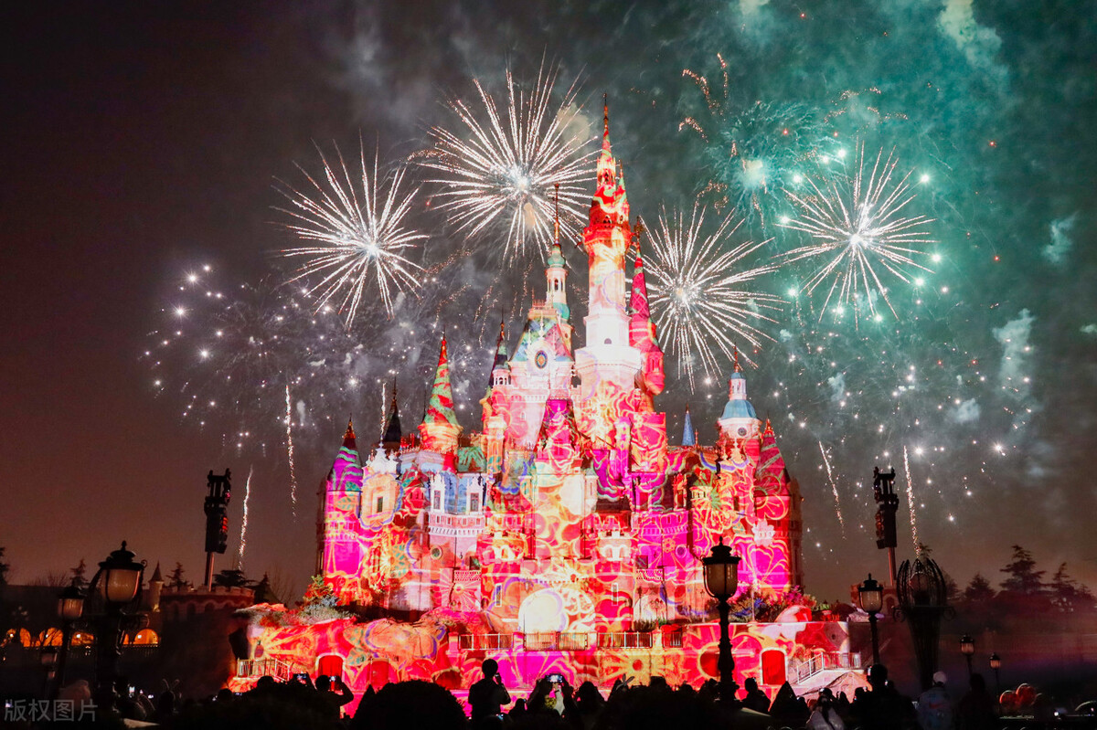 上海迪士尼烟花秀每天晚上都有吗,上海迪士尼烟花时间每天几点