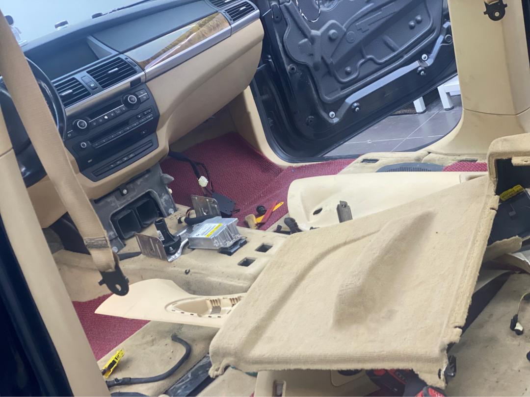 14款宝马x5老改新过程,2011款宝马x5翻新修复