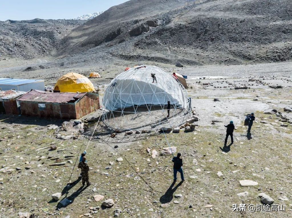 慕士塔格峰冰裂缝,慕士塔格峰2021