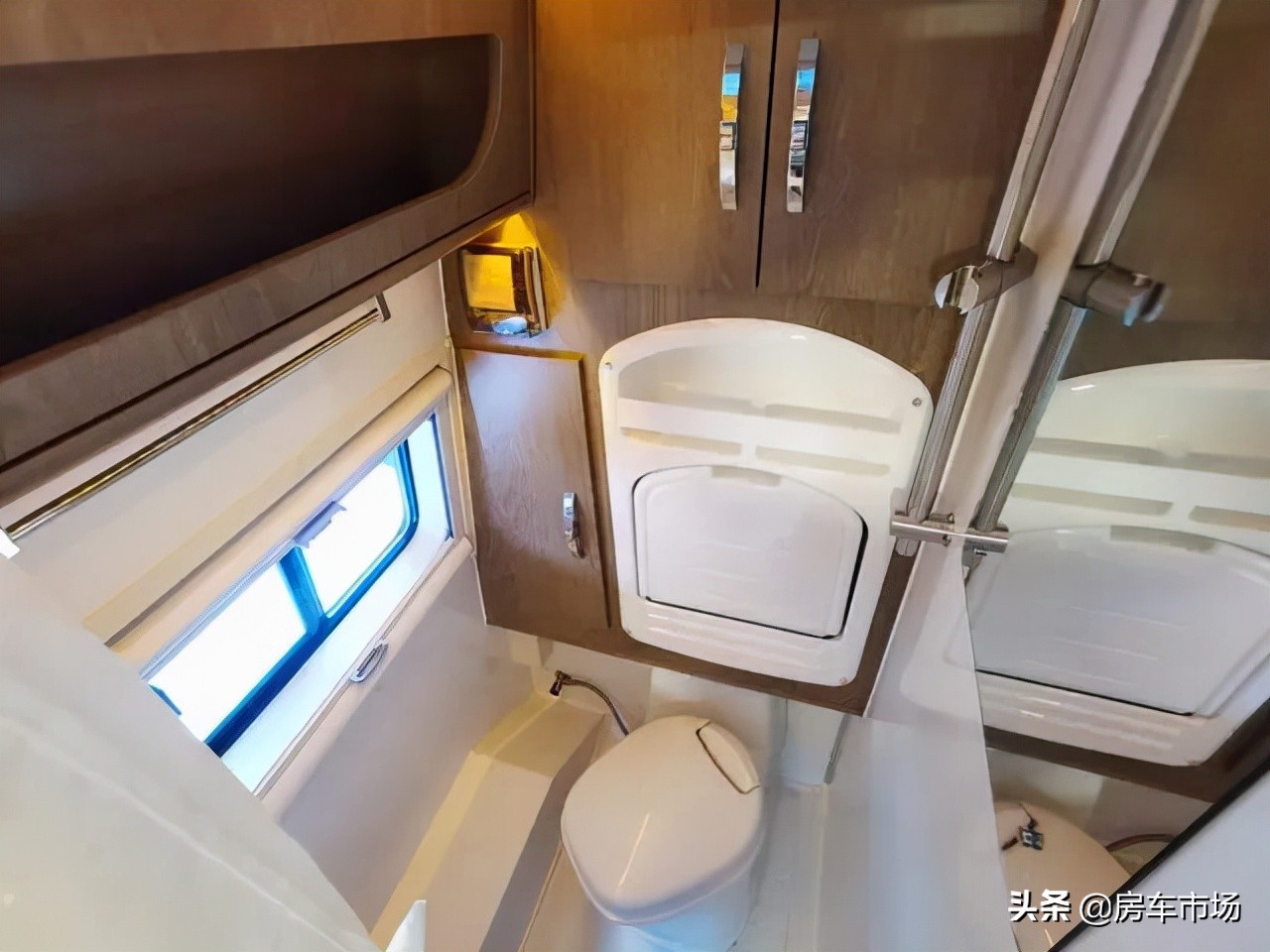 无中门大通房车v80短轴中顶,大通v80无中门小房车